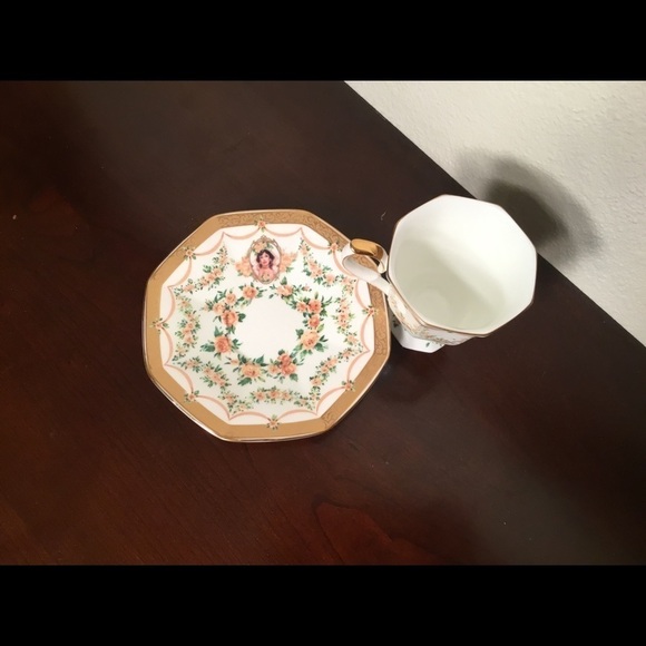 Avon EXCLUSIVE LUXURY VINTAGE TEA CUP 1994 - Picture 4 of 7